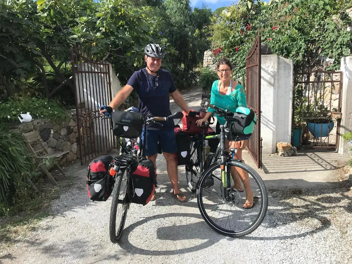 B&B Al Salvatore Di Lipari לינה וארוחת בוקר ליפארי